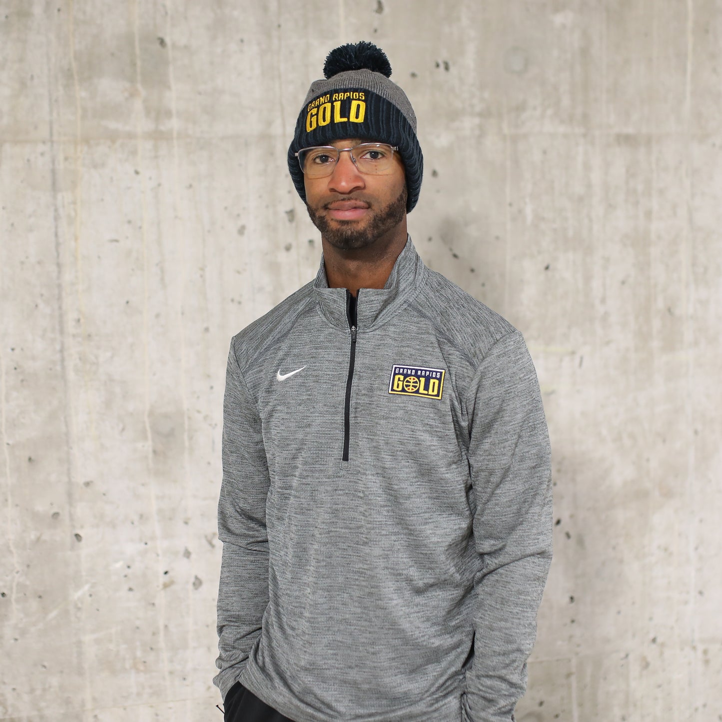 NIKE Pacer Half-Zip Pullover - Gray